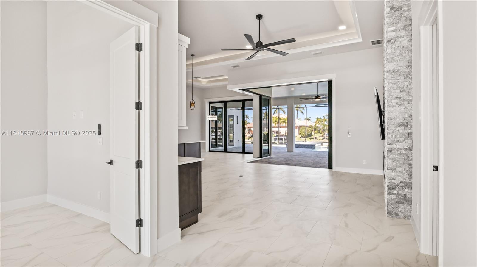2133 Cape Coral Pkwy West