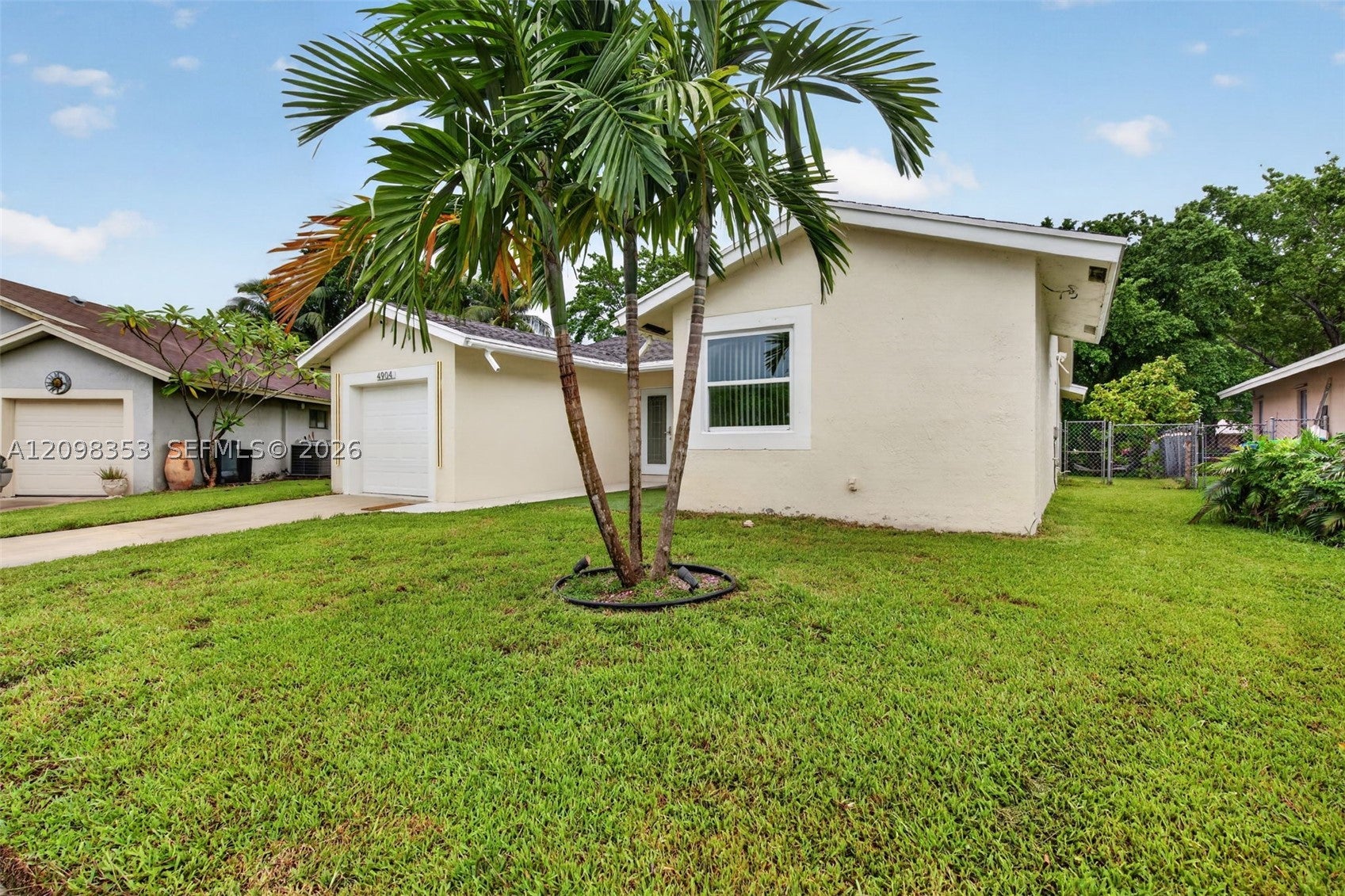 4904 NW 96th Ave