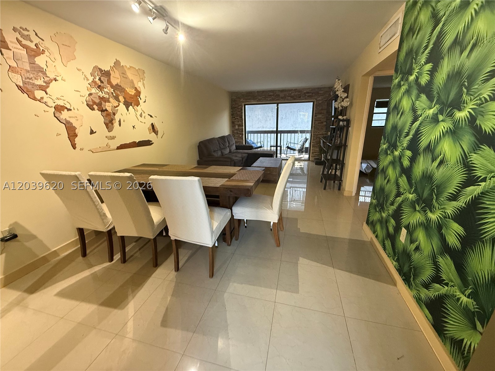 833 West Ave 204