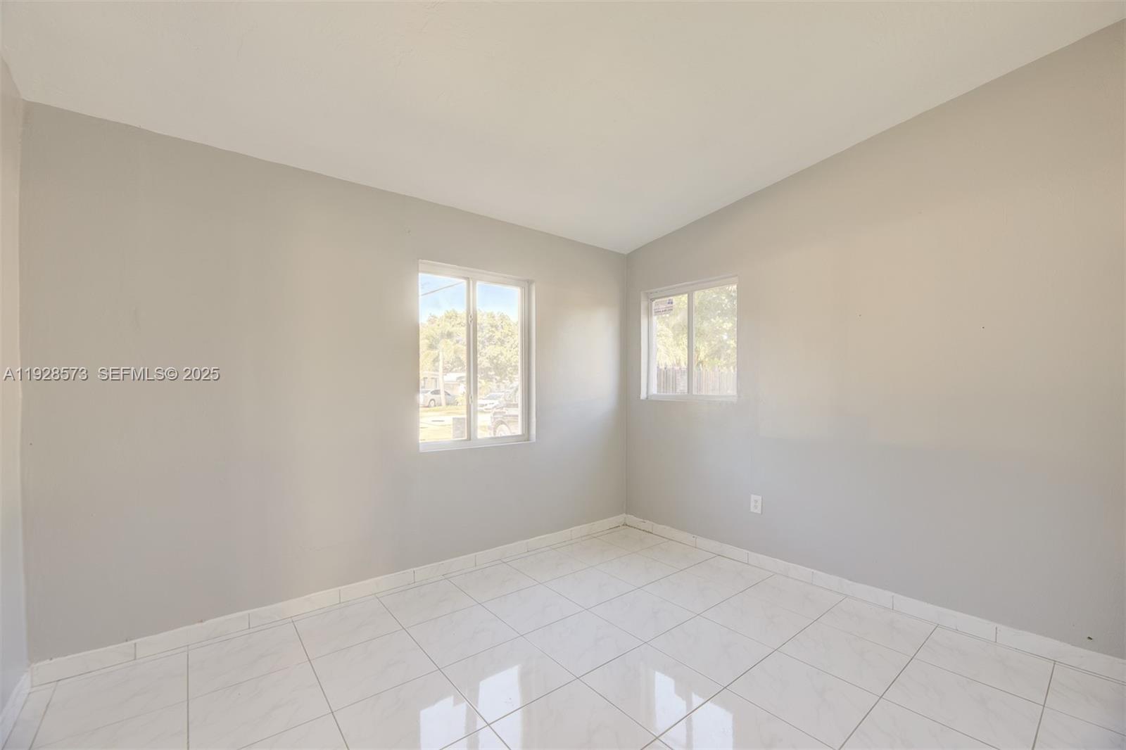 LAKE FOREST SEC 3 - Residential Lease