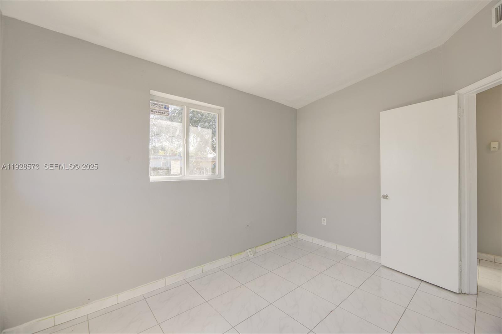 LAKE FOREST SEC 3 - Residential Lease