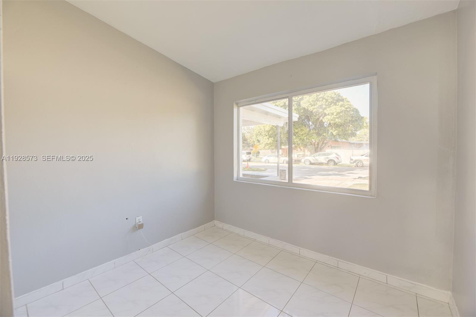 LAKE FOREST SEC 3 - Residential Lease