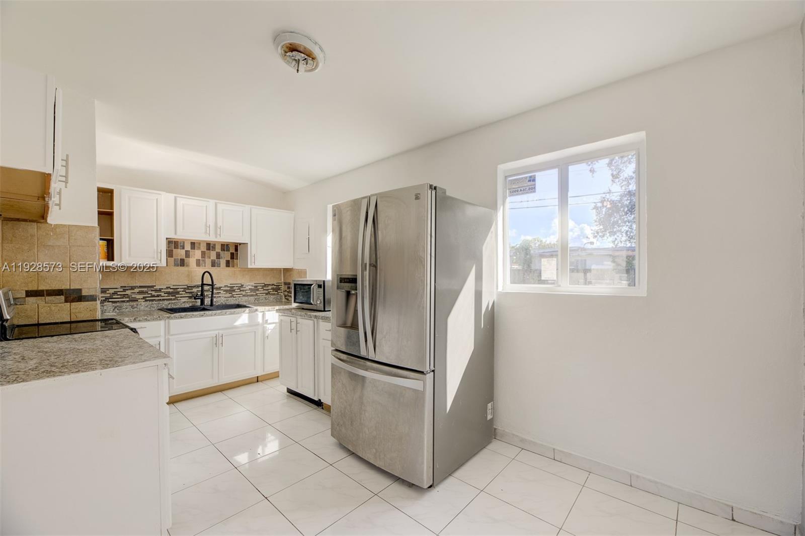 LAKE FOREST SEC 3 - Residential Lease