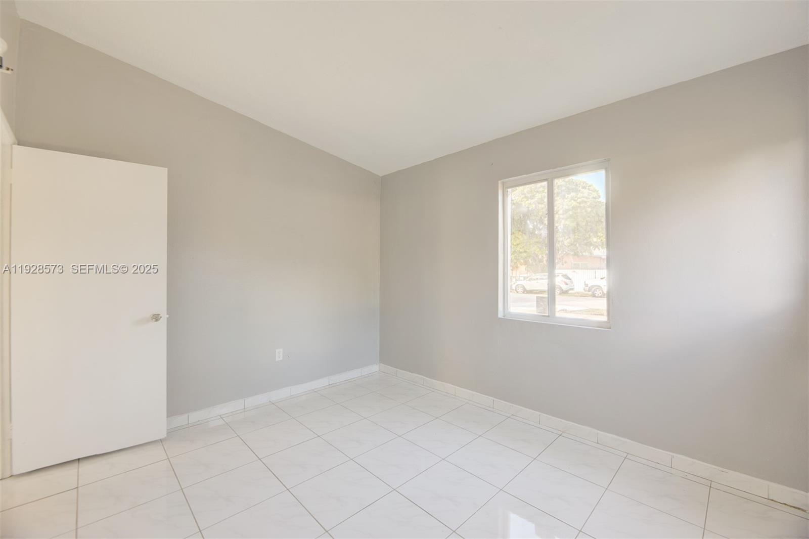 LAKE FOREST SEC 3 - Residential Lease