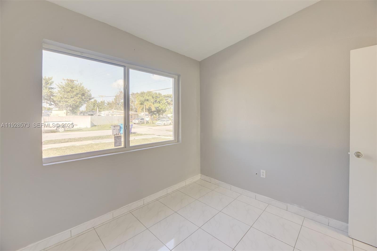 LAKE FOREST SEC 3 - Residential Lease