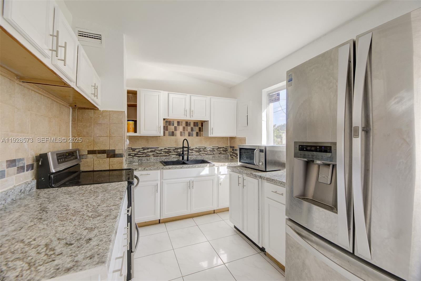 LAKE FOREST SEC 3 - Residential Lease