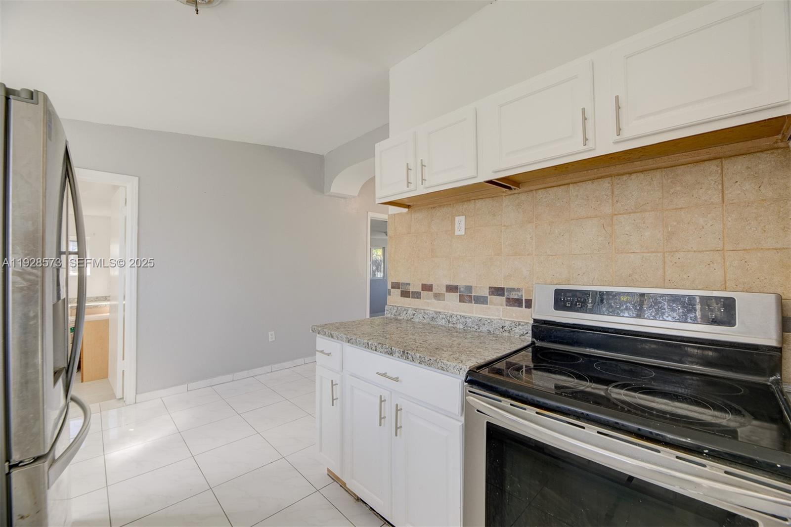 LAKE FOREST SEC 3 - Residential Lease