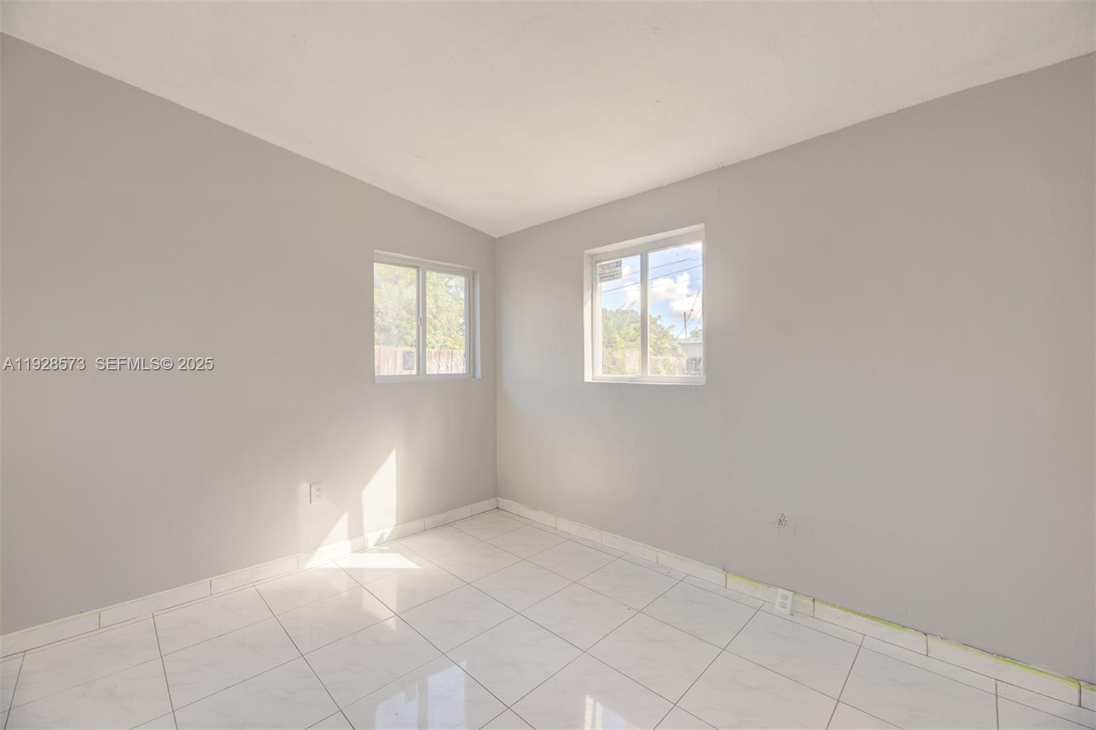 LAKE FOREST SEC 3 - Residential Lease