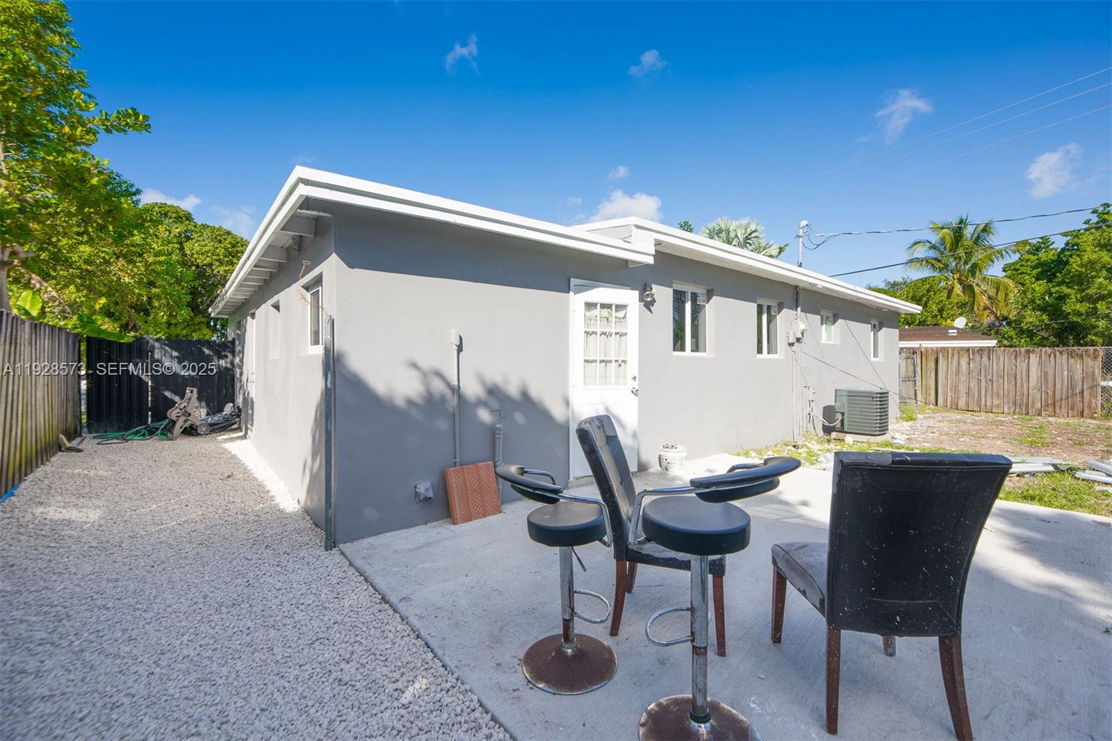 LAKE FOREST SEC 3 - Residential Lease