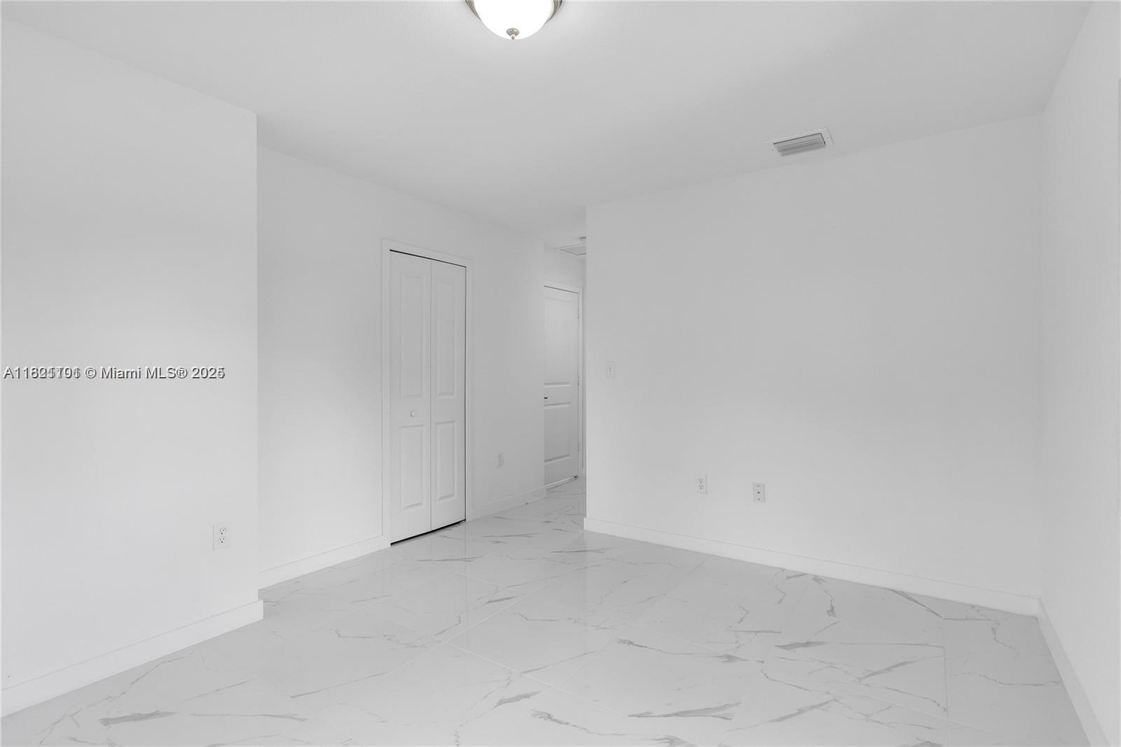LIBERTY CITY - Residential Income