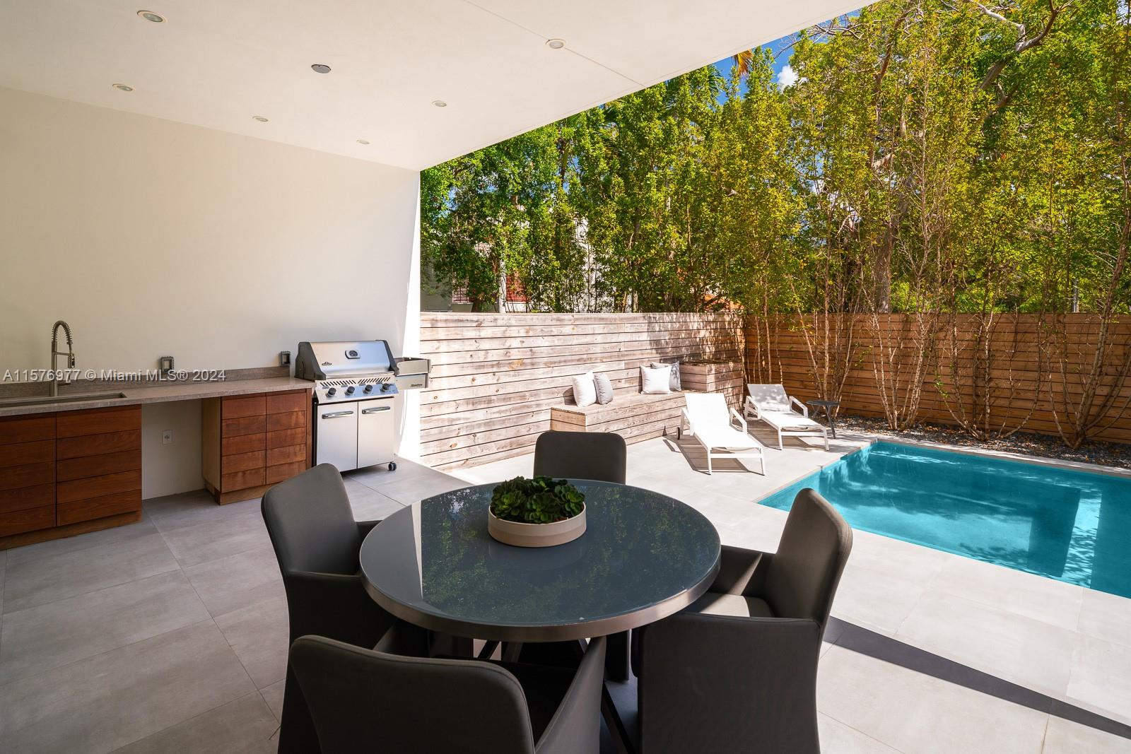 PALM TERRACE - Residential