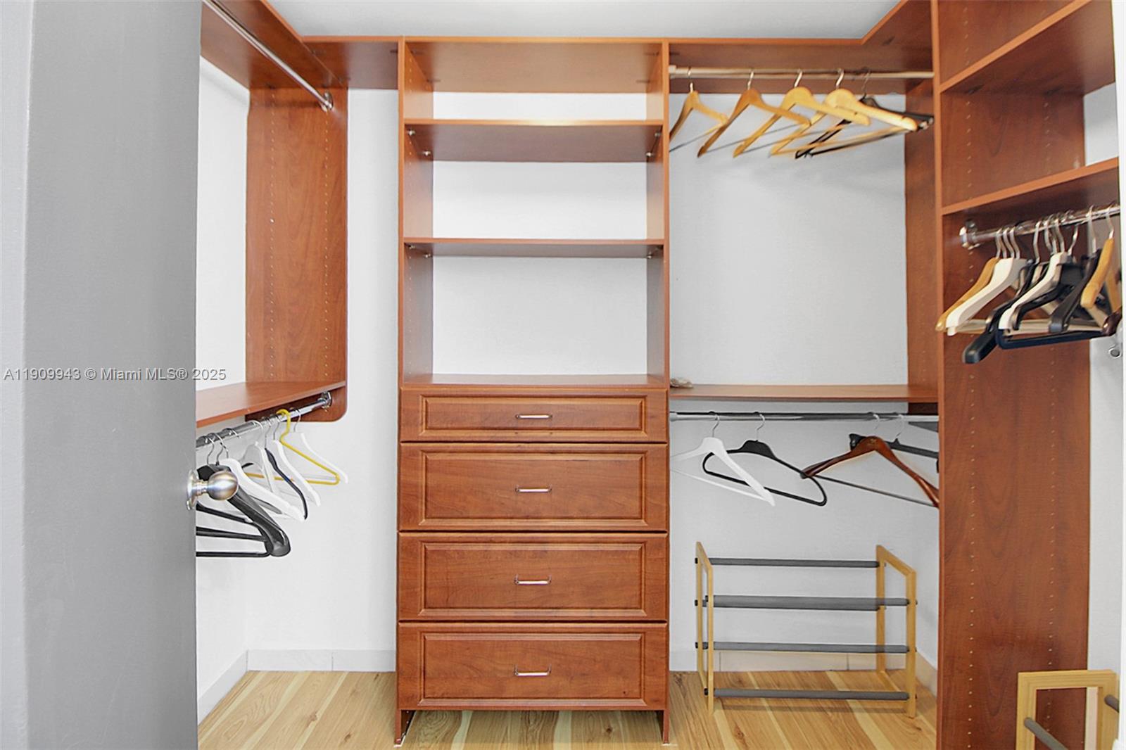 THE GEORGIAN CONDO - Residential Lease