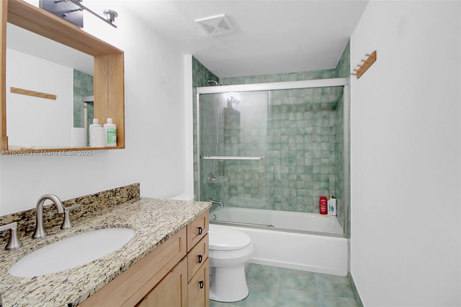 THE GEORGIAN CONDO - Residential Lease