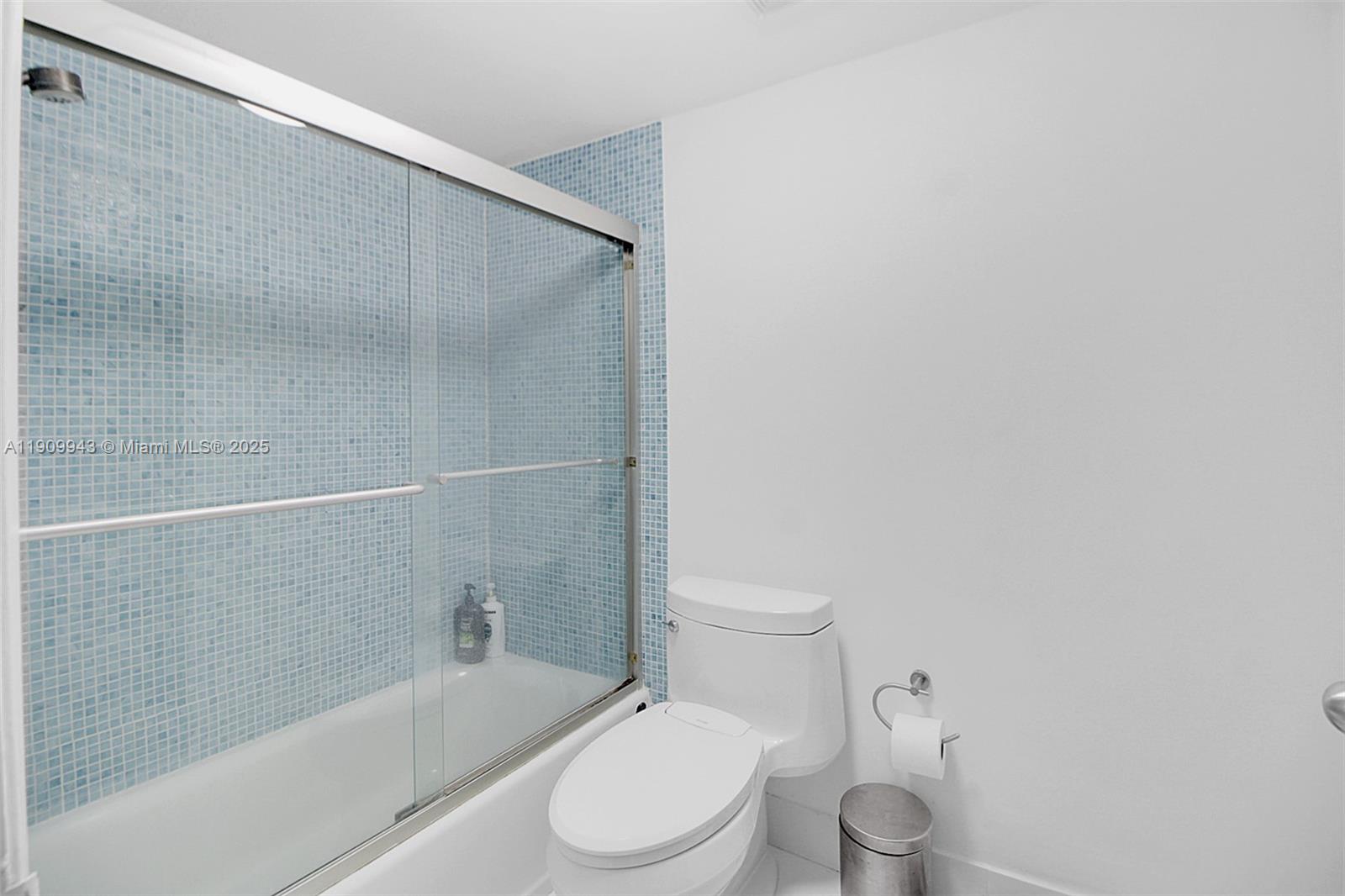 THE GEORGIAN CONDO - Residential Lease