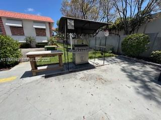 EVERETT ARMS NO 4 CONDO - Residential