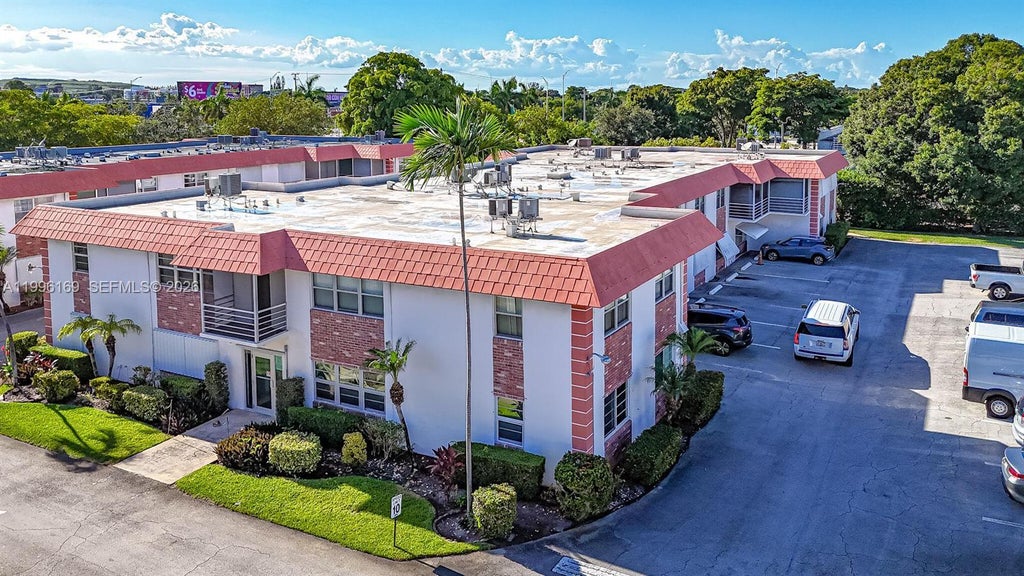 Photo of 3550 NW 8th Ave #409, Pompano Beach, FL 33064 (MLS # A11996169)