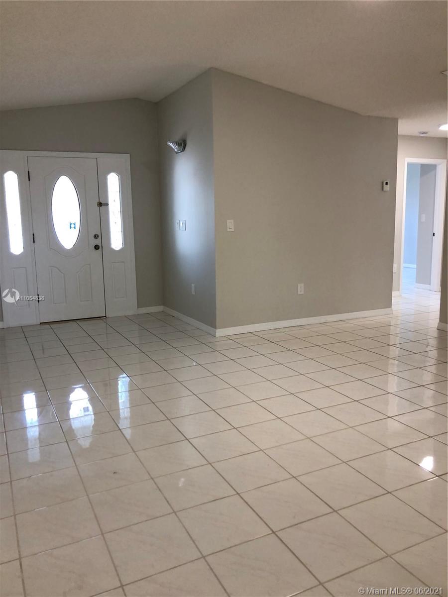 IVIS AT LOYOLA - Residential Lease