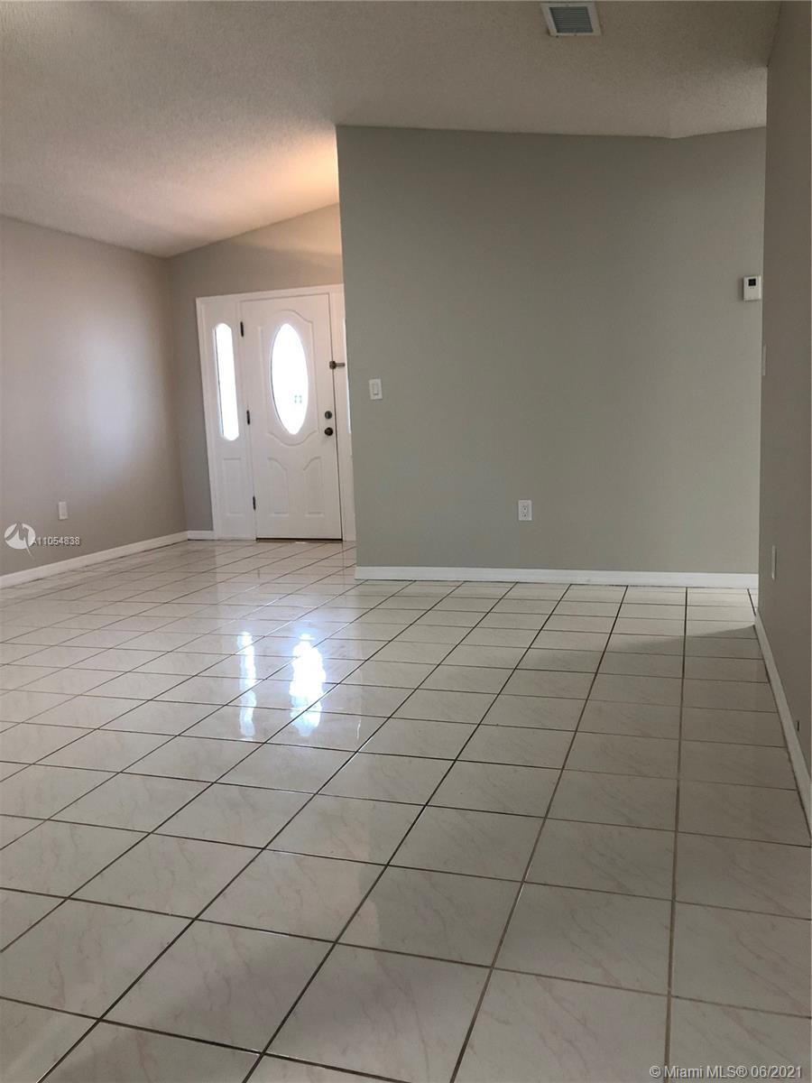 IVIS AT LOYOLA - Residential Lease