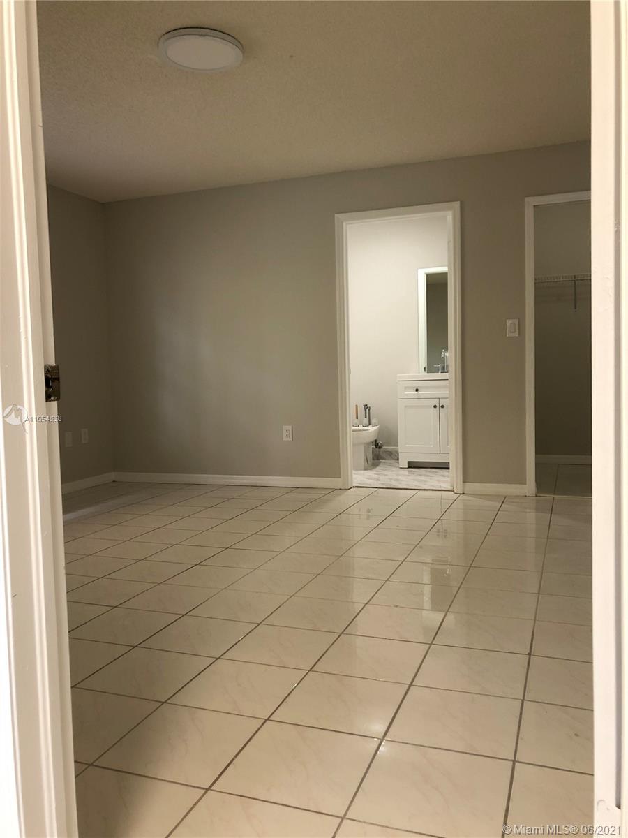 IVIS AT LOYOLA - Residential Lease