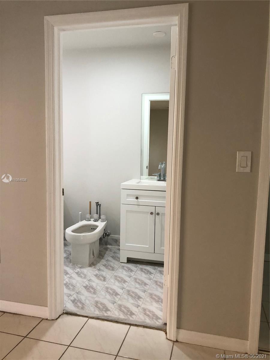 IVIS AT LOYOLA - Residential Lease