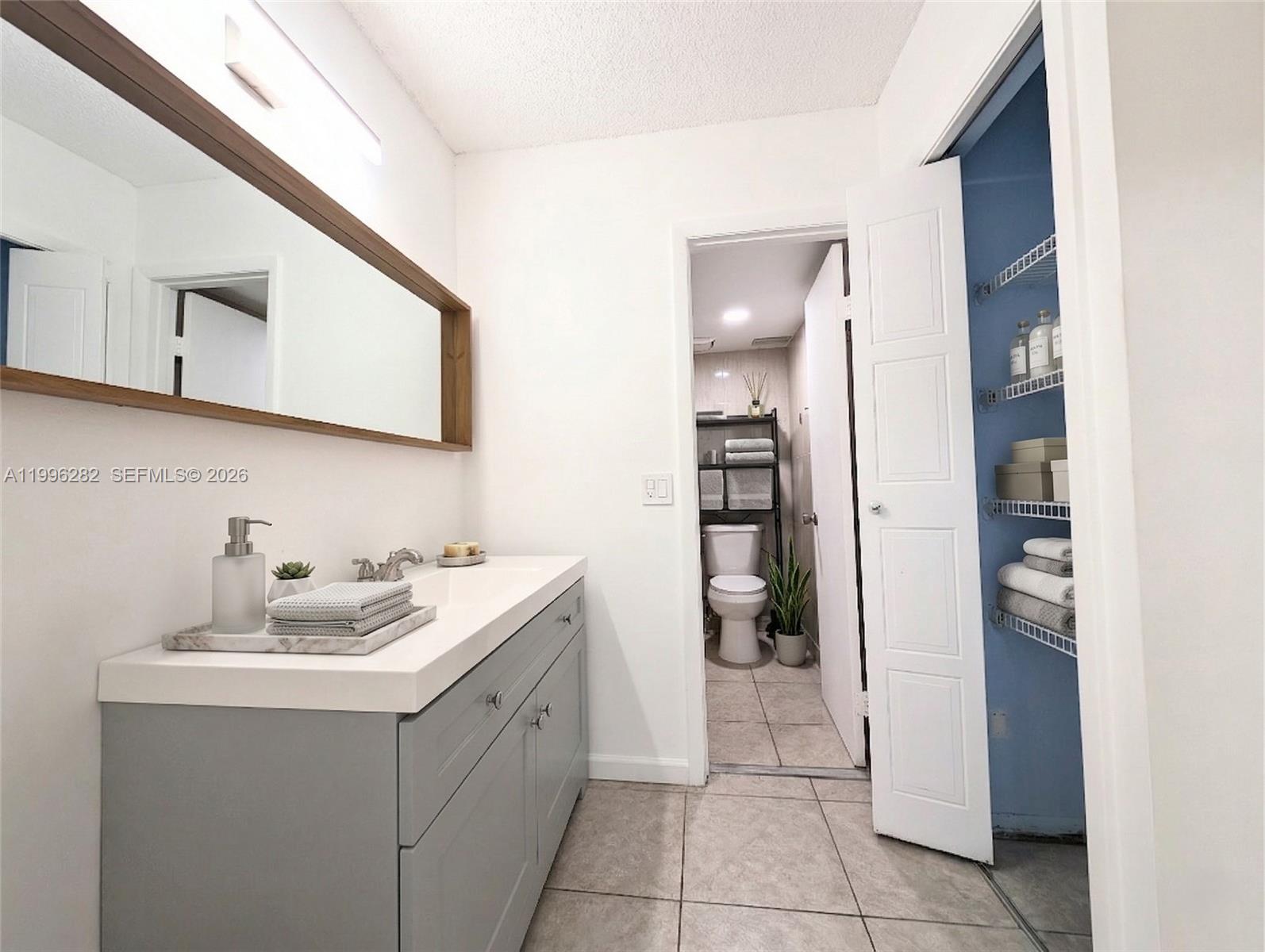 RACQUET CLUB APTS AT BONA - Residential