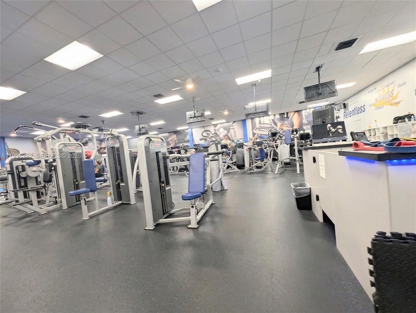 RACQUET CLUB APTS AT BONA - Residential