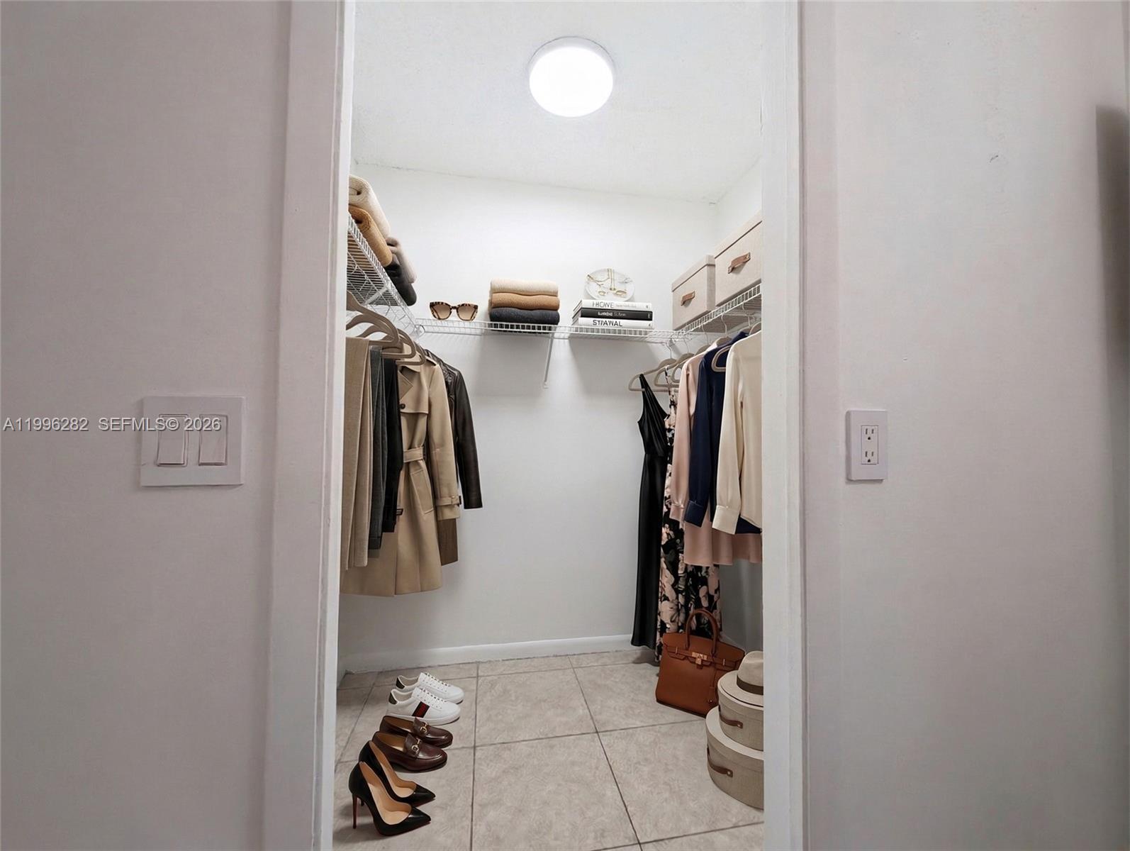 RACQUET CLUB APTS AT BONA - Residential