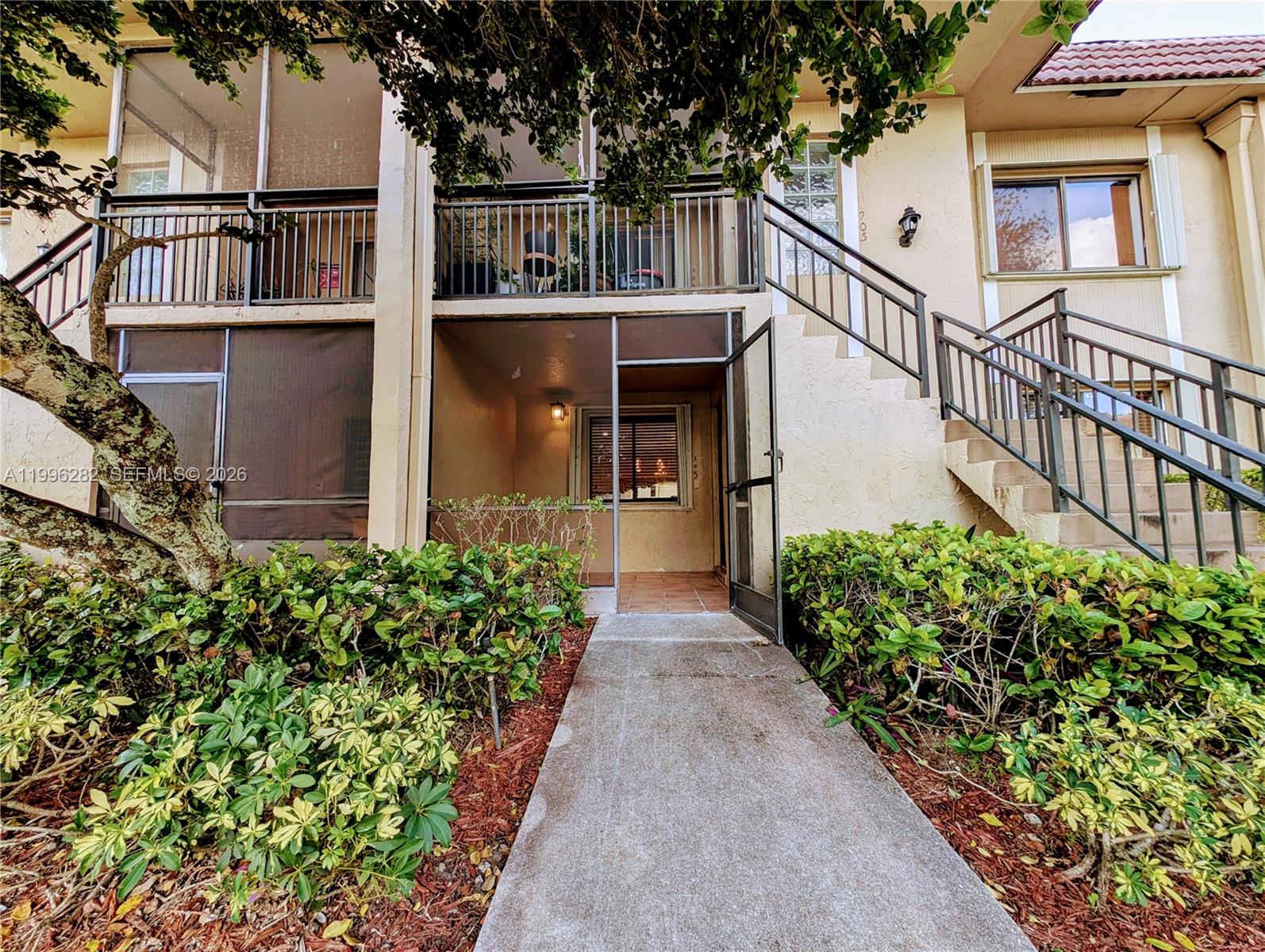 RACQUET CLUB APTS AT BONA - Residential