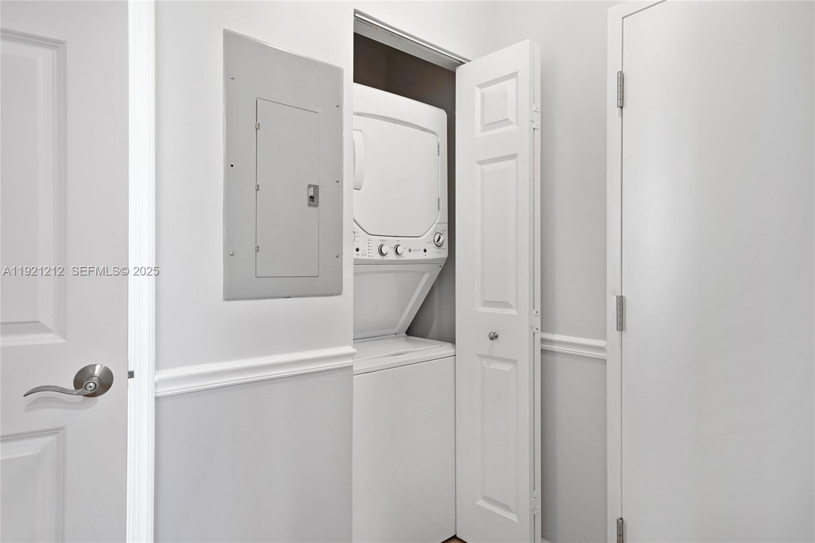 2870 PINE TREE CONDO - Residential