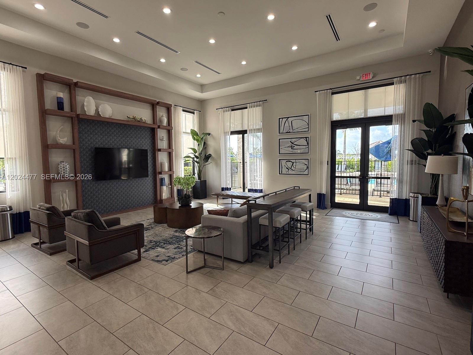 ENCLAVE SOUTH PHASE 2 - Residential