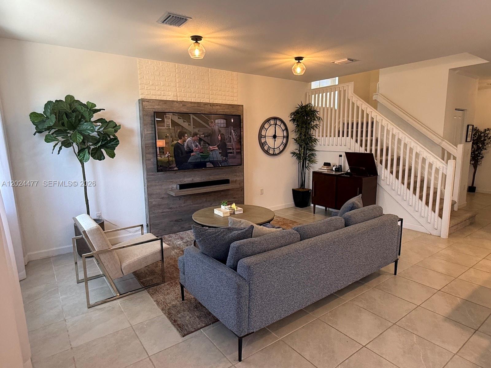 ENCLAVE SOUTH PHASE 2 - Residential