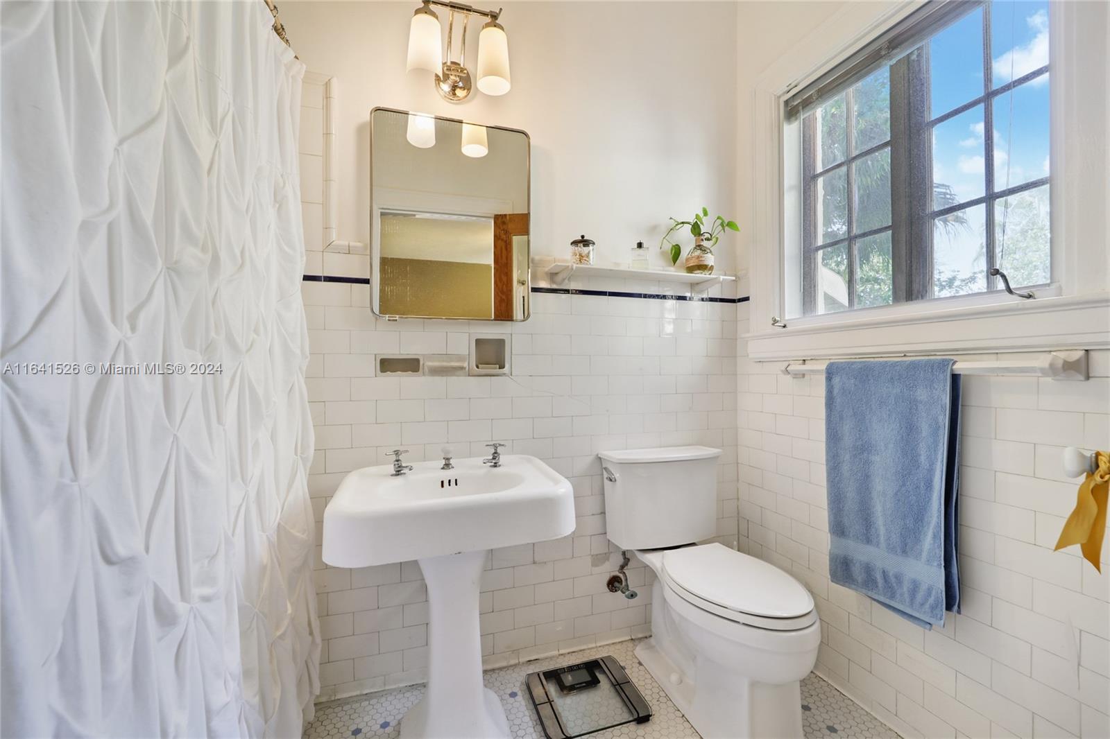 SHADOWLAWN - Residential