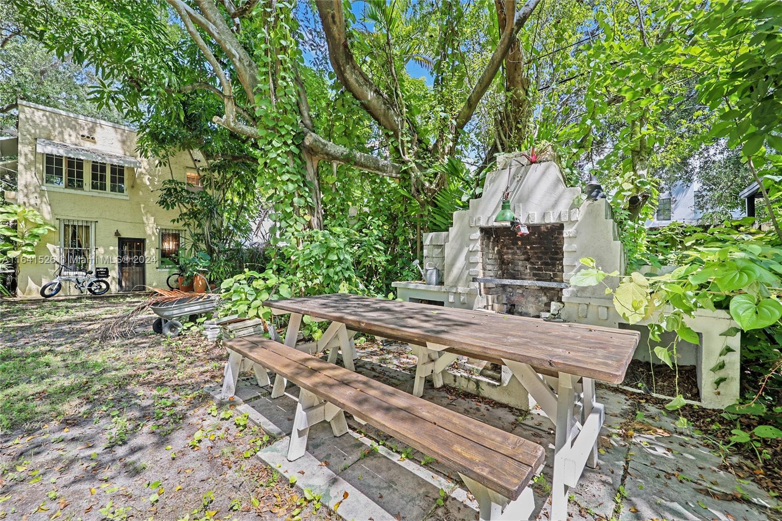 SHADOWLAWN - Residential