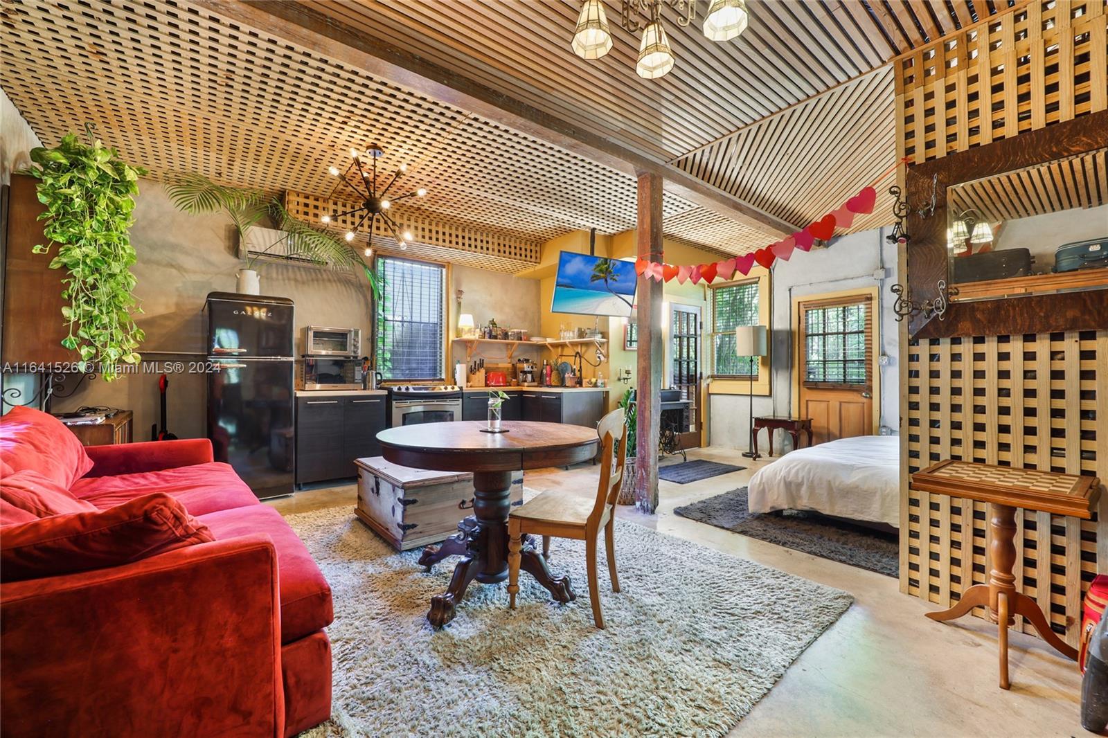 SHADOWLAWN - Residential