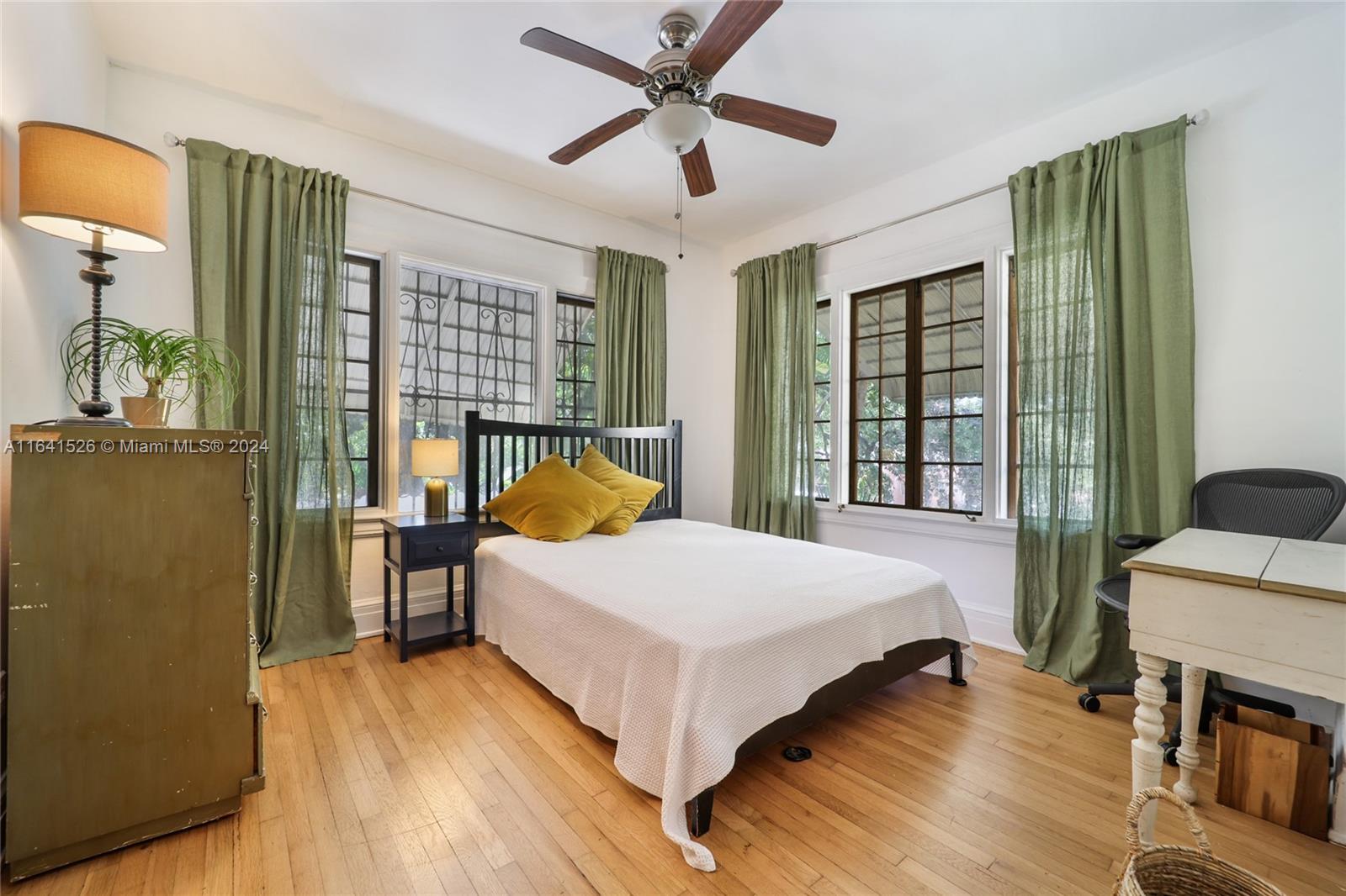 SHADOWLAWN - Residential