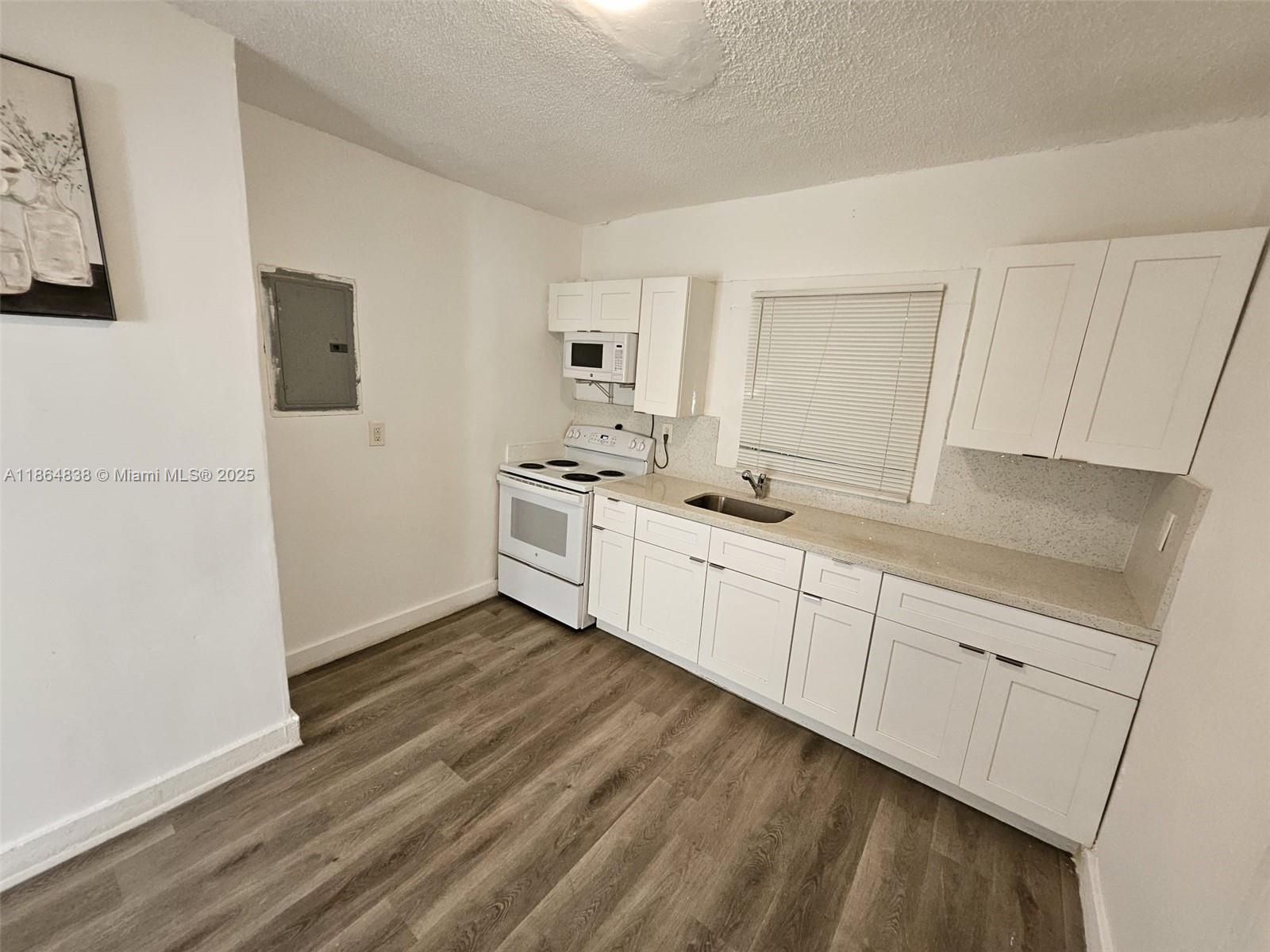 TAMIAMI HEIGHTS - Residential Income