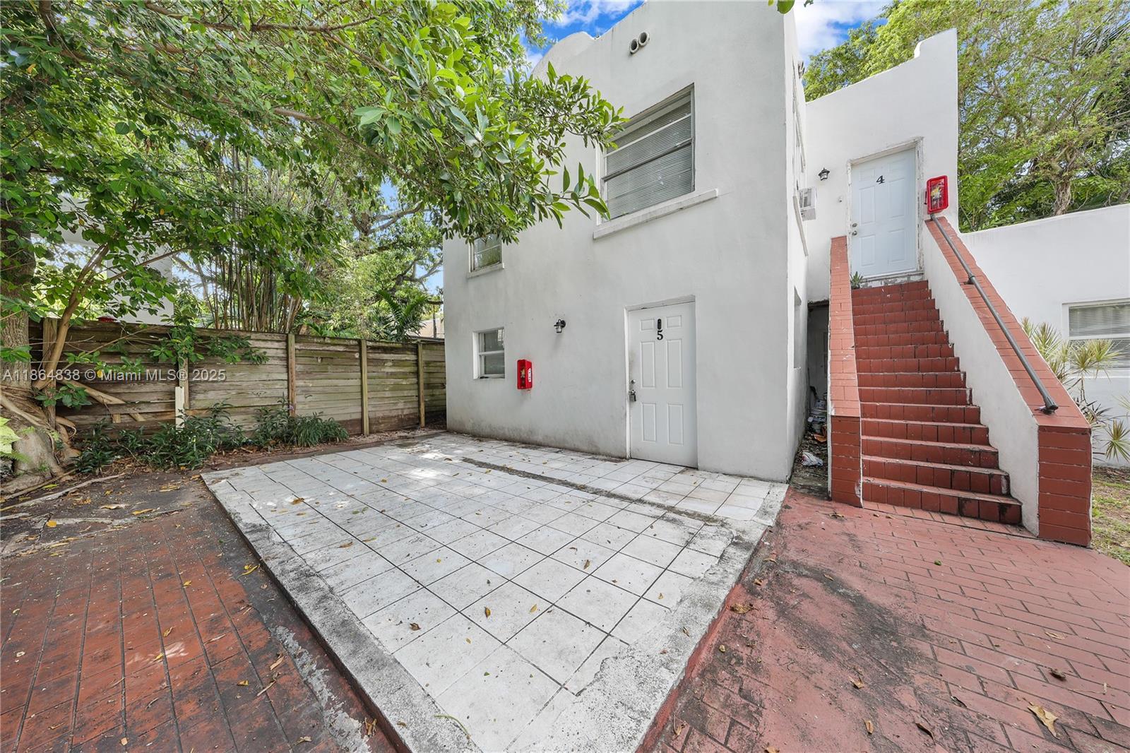 TAMIAMI HEIGHTS - Residential Income