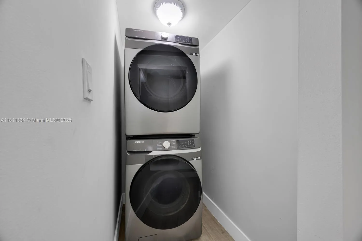 Coral Gables, Florida 33134, United States, 4 Bedrooms Bedrooms, ,3 BathroomsBathrooms,Residential,Active,149030