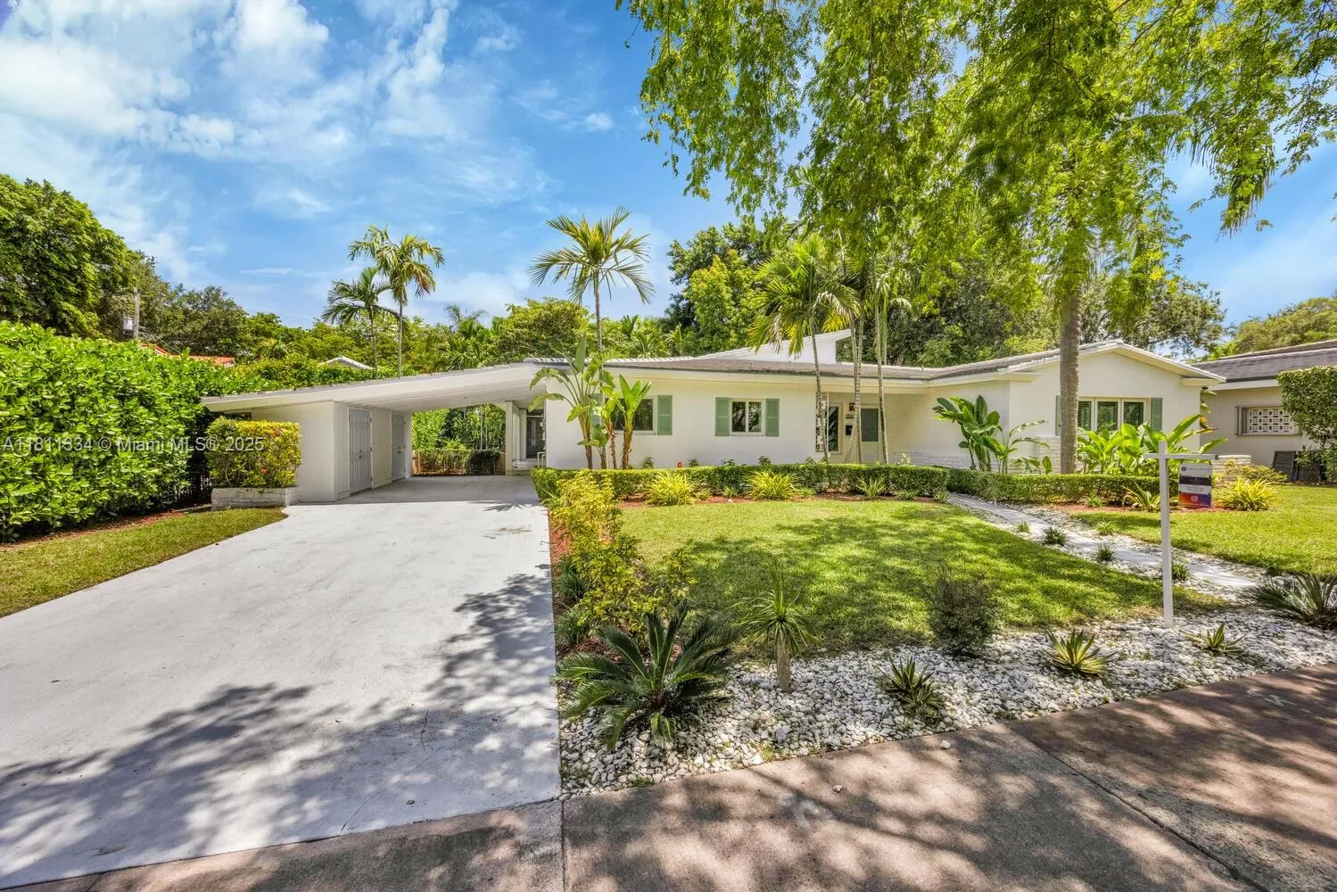 Coral Gables, Florida 33134, United States, 4 Bedrooms Bedrooms, ,3 BathroomsBathrooms,Residential,Active,149030