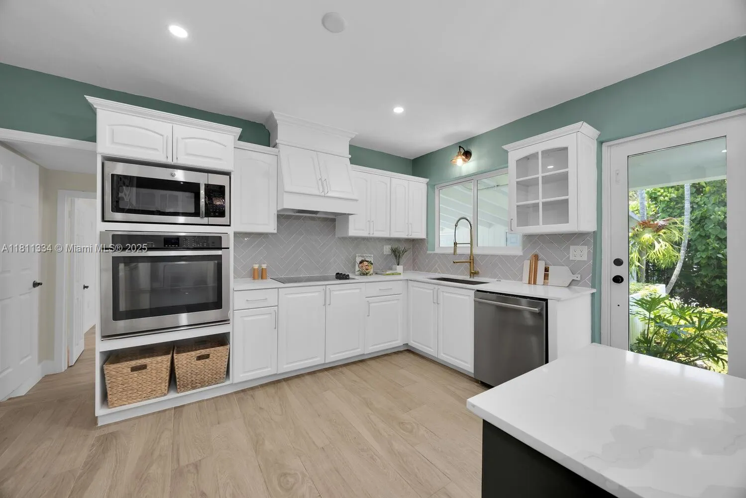 Coral Gables, Florida 33134, United States, 4 Bedrooms Bedrooms, ,3 BathroomsBathrooms,Residential,Active,149030