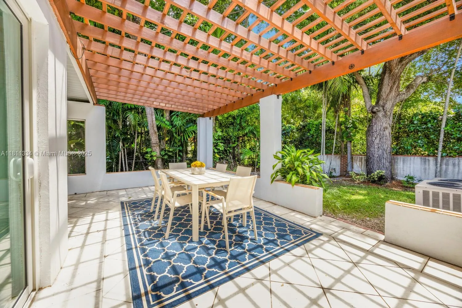 Coral Gables, Florida 33134, United States, 4 Bedrooms Bedrooms, ,3 BathroomsBathrooms,Residential,Active,149030