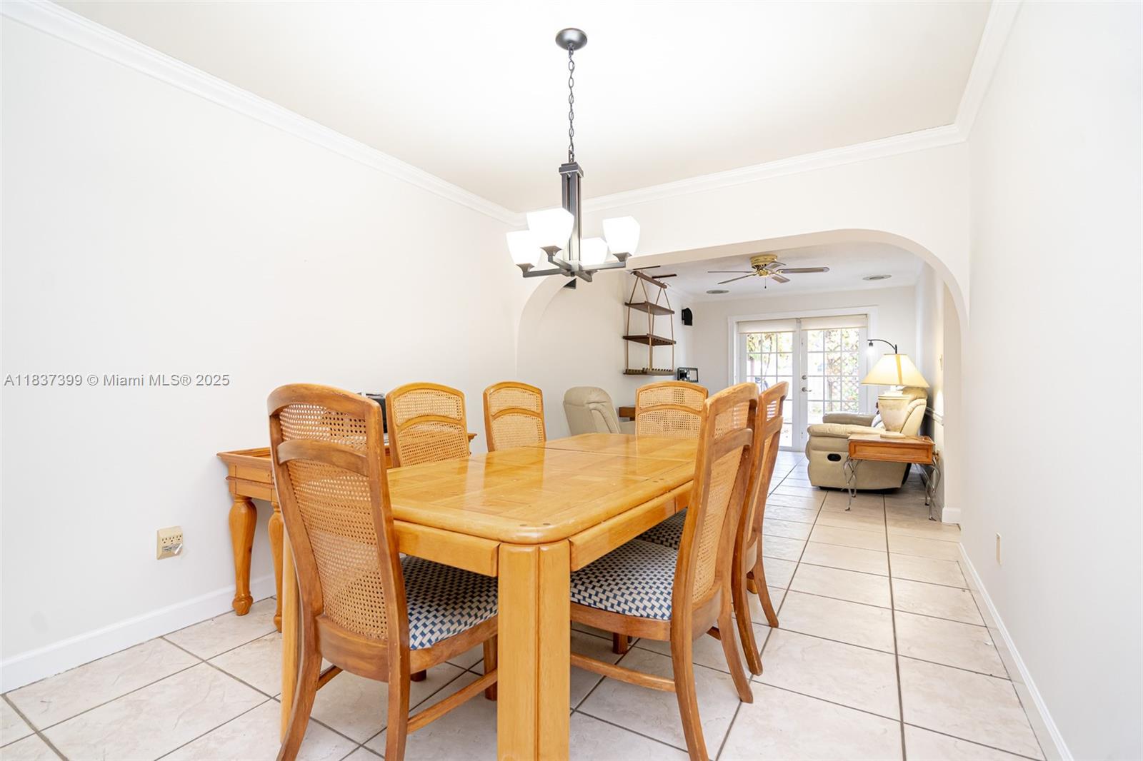 10214 SW 21st Ter, Miami, FL, 33165/$520,000 3 10214 SW 21st Ter
