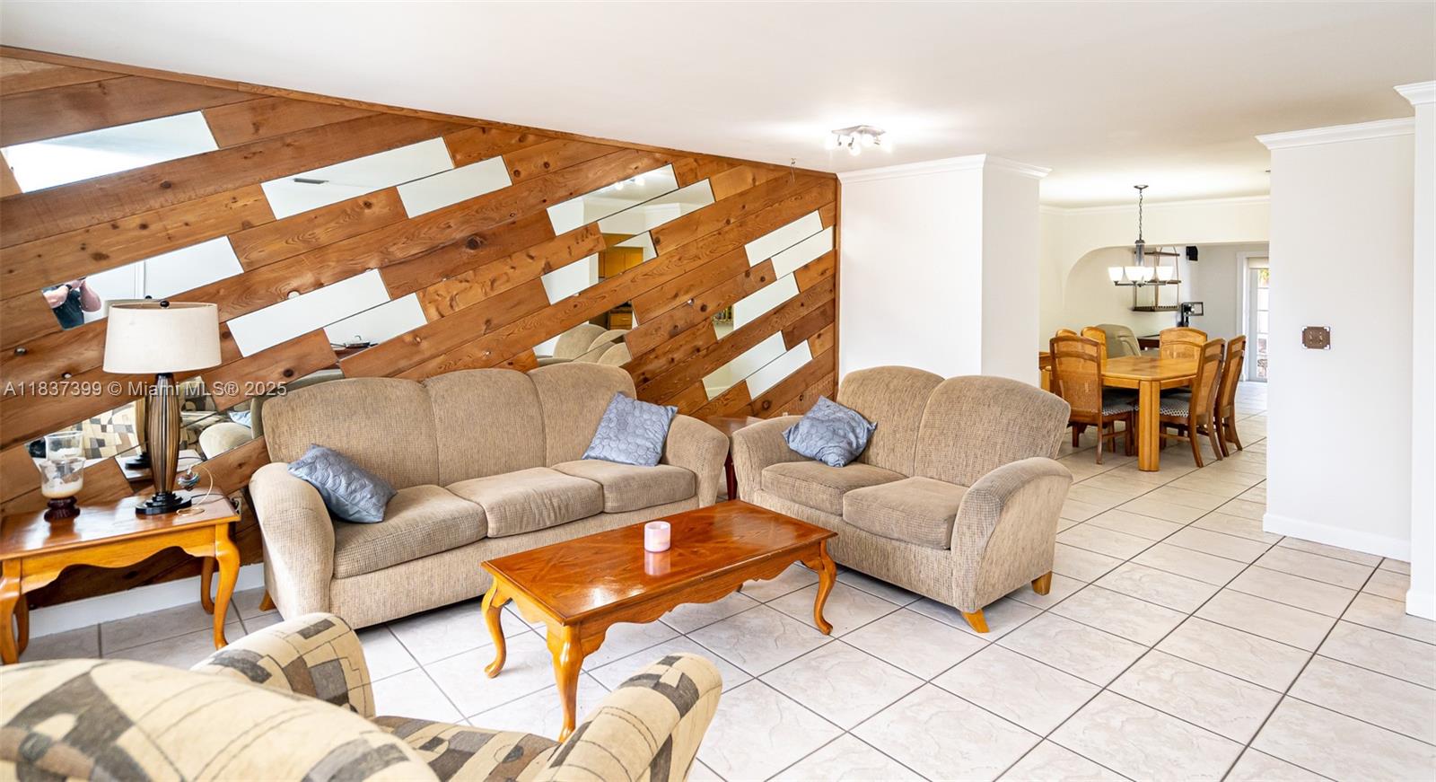 10214 SW 21st Ter, Miami, FL, 33165/$520,000 1 10214 SW 21st Ter
