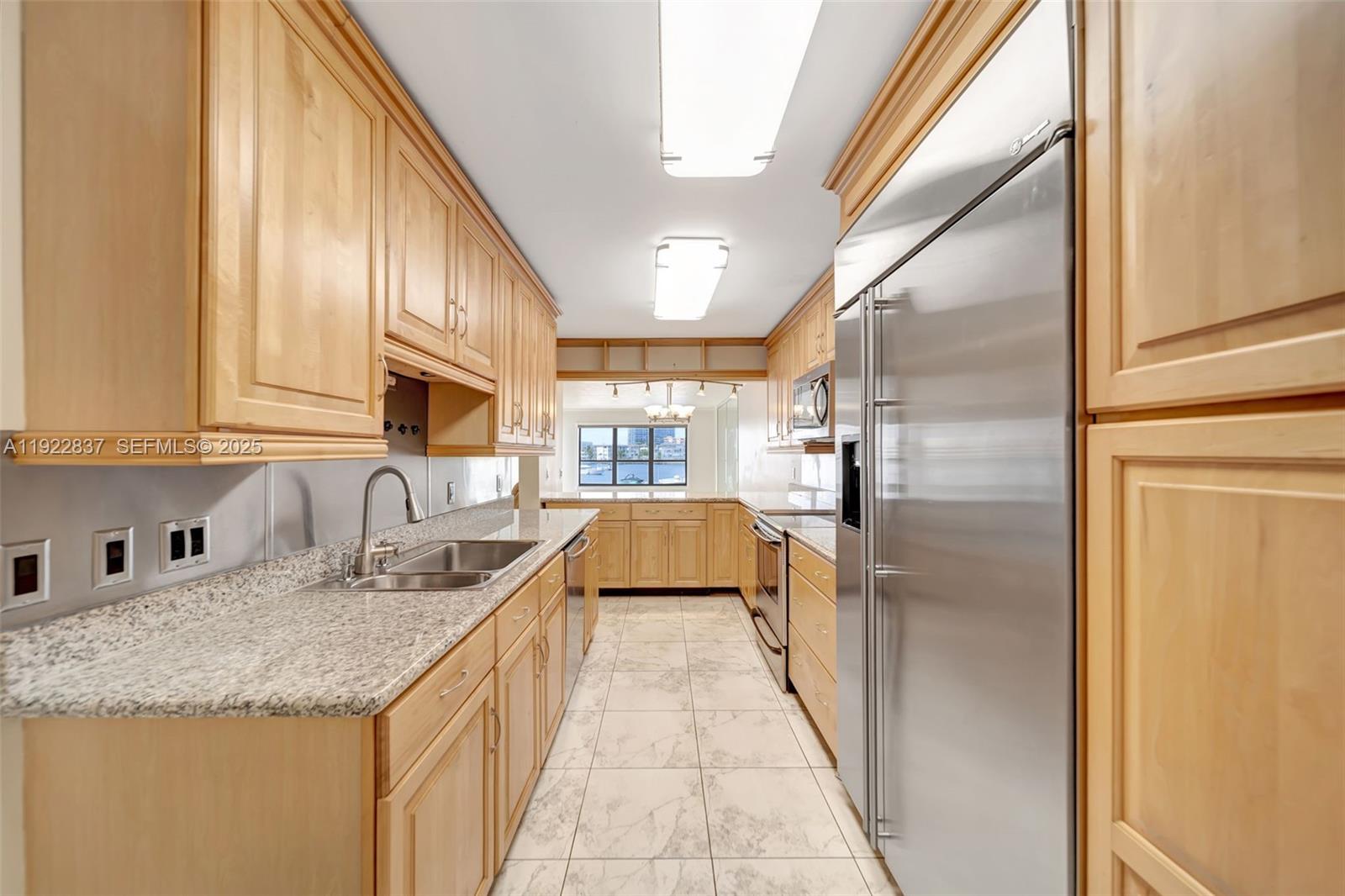 200 Golden Isles Dr 203