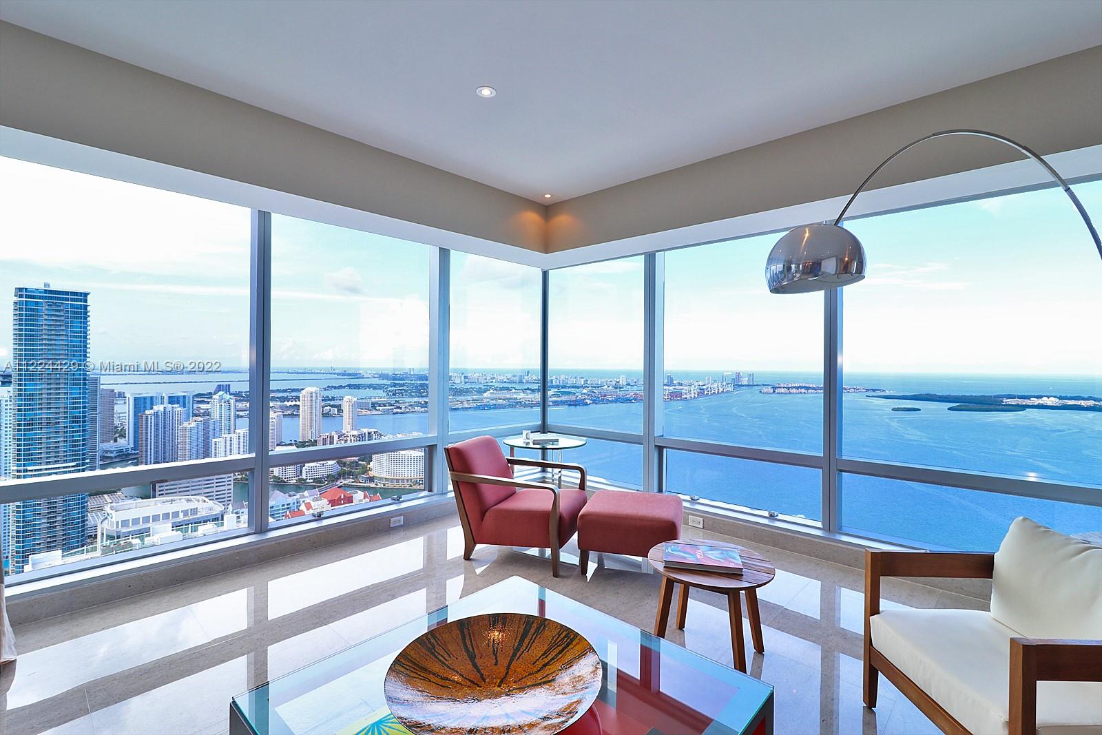 FOUR SEASONS RESIDENCES - Residential