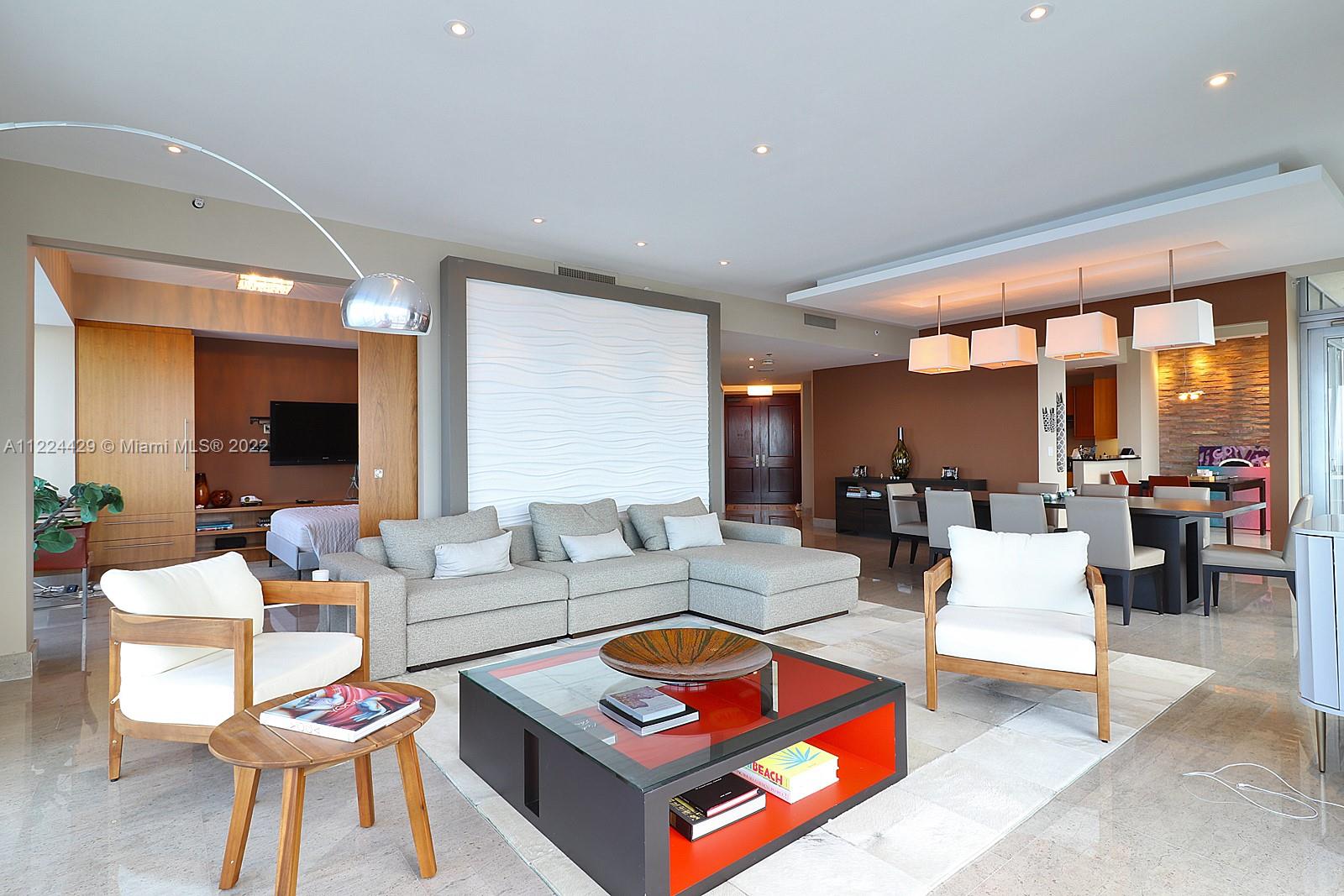 FOUR SEASONS RESIDENCES - Residential