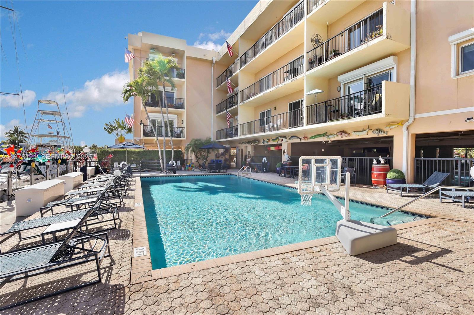 MARINA PARK CONDO PH I - Residential