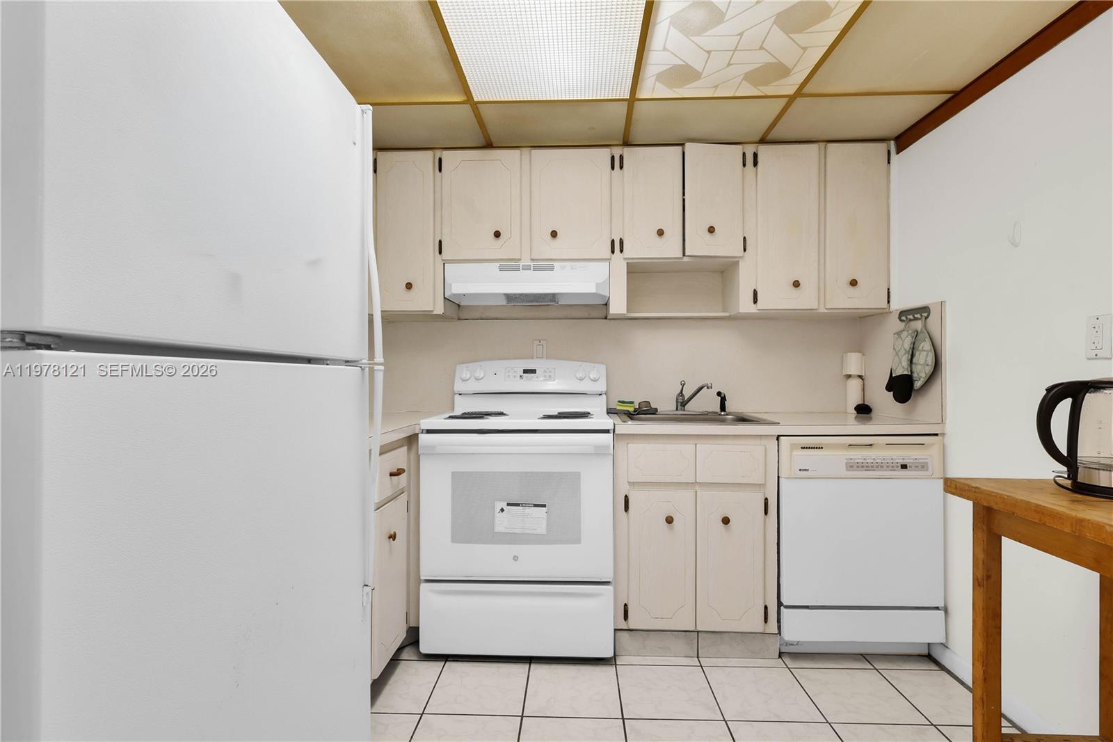 MARINA PARK CONDO PH I - Residential