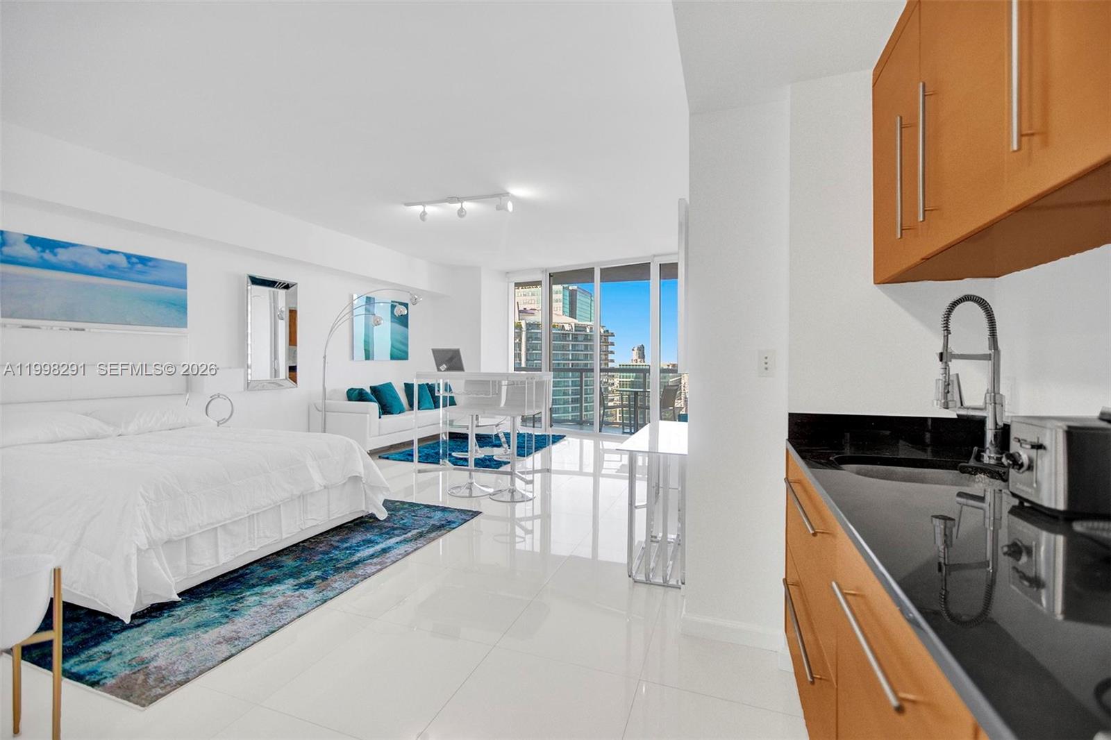 ICONBRICKELL CONDO NO 1 - Residential Lease