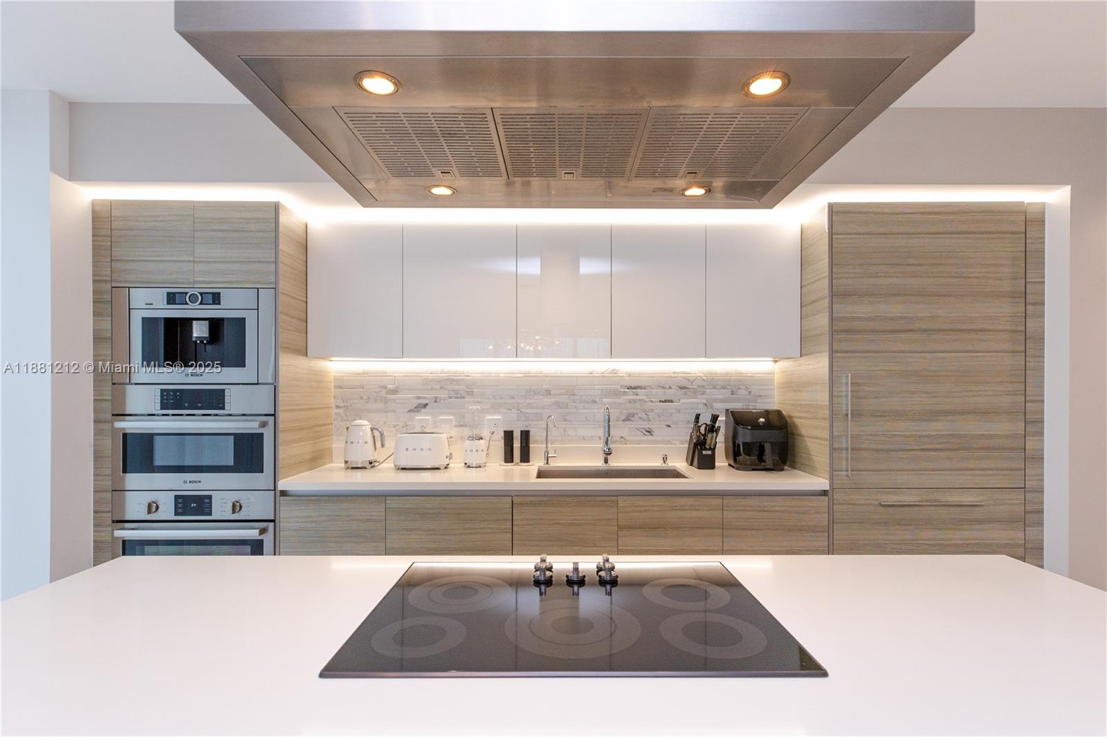 PARQUE TOWERS CONDO - Residential